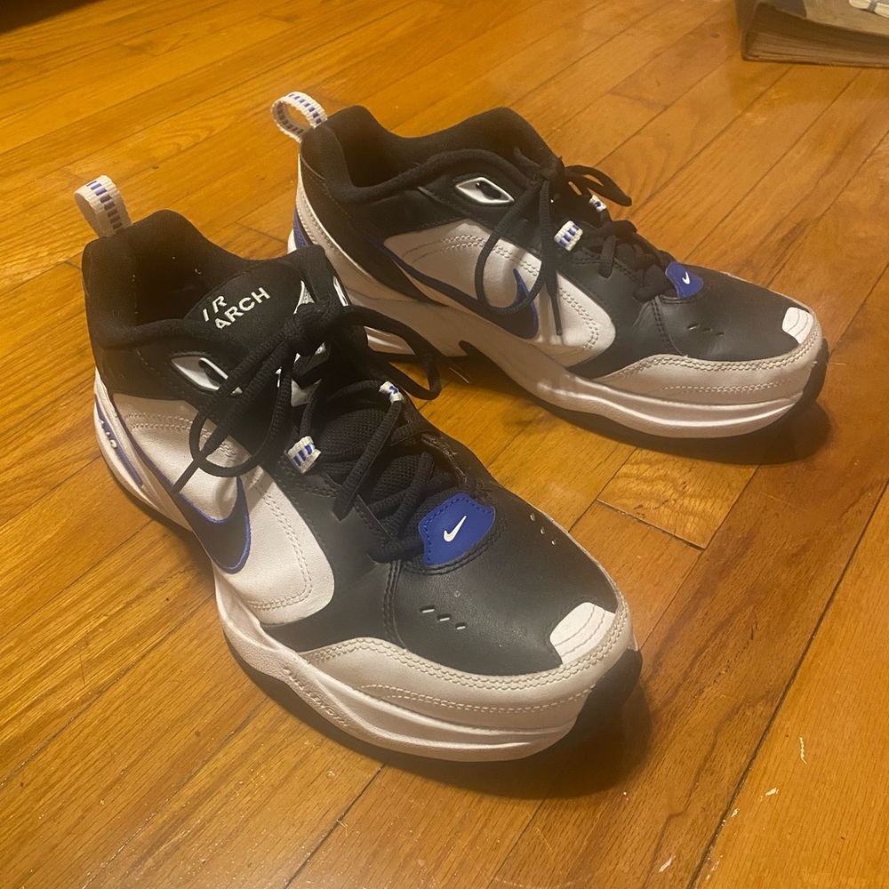 Classic Nike Air Monarch